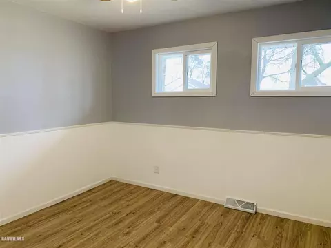 1407 Winter Dr, Freeport, IL 61032 photo 13
