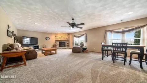 1609 N Thistle Dr, Freeport, IL 61032 photo 32