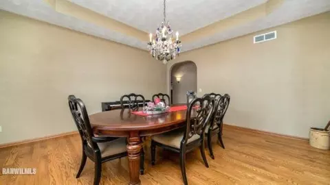 1609 N Thistle Dr, Freeport, IL 61032 photo 9