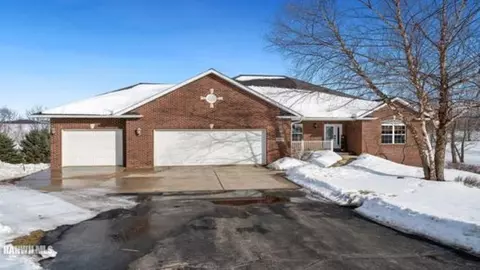 1609 N Thistle Dr, Freeport, IL 61032 photo 1