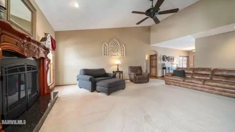 1609 N Thistle Dr, Freeport, IL 61032 photo 17