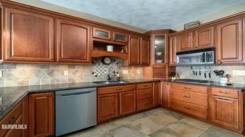 1609 N Thistle Dr, Freeport, IL 61032 photo 13