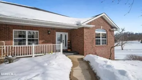 1609 N Thistle Dr, Freeport, IL 61032 photo 2