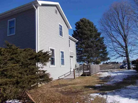 6164 E Flagg Rd, Ashton, IL 61006 photo 2