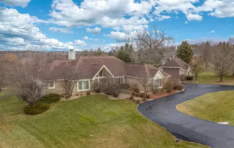 12075 N Ledges Dr, Roscoe, IL 61073 photo 1