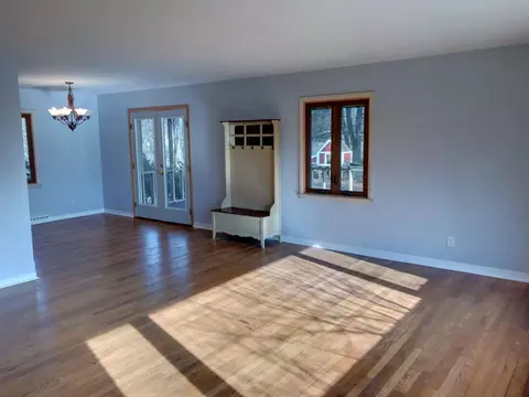 12461 Chuckanut Dr, Roscoe, IL 61073 photo 3