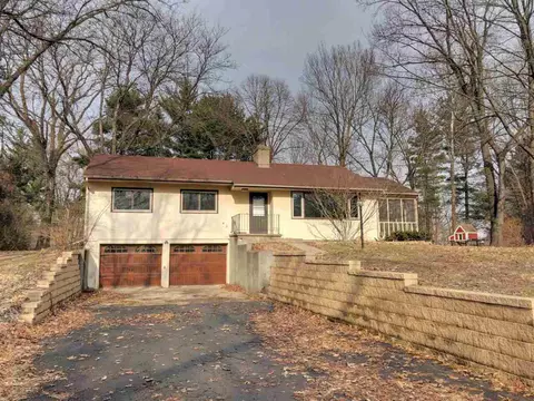12461 Chuckanut Dr, Roscoe, IL 61073 photo 1