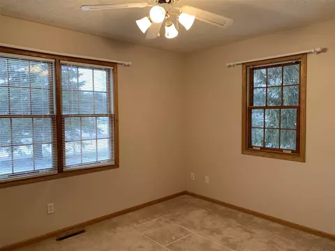 4042 E Mockingbird, Byron, IL 61010 photo 17