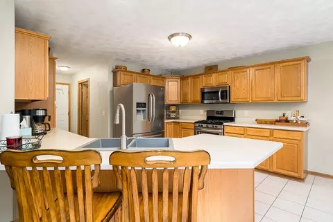 5933 Cartwright Ct, Roscoe, IL 61073 photo 6
