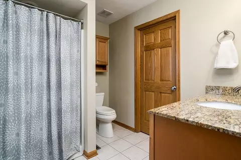 5933 Cartwright Ct, Roscoe, IL 61073 photo 13