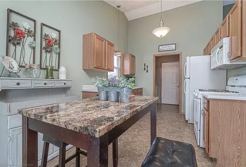 11209 Downing Ln, Roscoe, IL 61073 photo 6