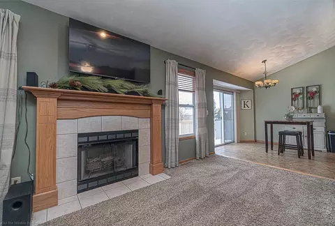 11209 Downing Ln, Roscoe, IL 61073 photo 4