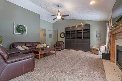 11209 Downing Ln, Roscoe, IL 61073 photo 5