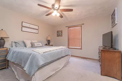 11209 Downing Ln, Roscoe, IL 61073 photo 15