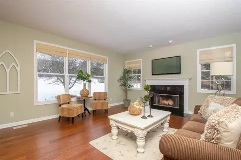 8236 Killarney Aire Rd, Roscoe, IL 61073 photo 13