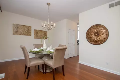 8236 Killarney Aire Rd, Roscoe, IL 61073 photo 6