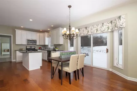 8236 Killarney Aire Rd, Roscoe, IL 61073 photo 12