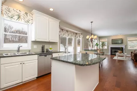 8236 Killarney Aire Rd, Roscoe, IL 61073 photo 7
