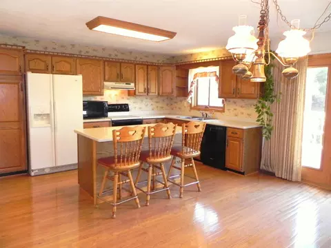 98 Newport Rd, Lake Summerset, IL 61019 photo 4