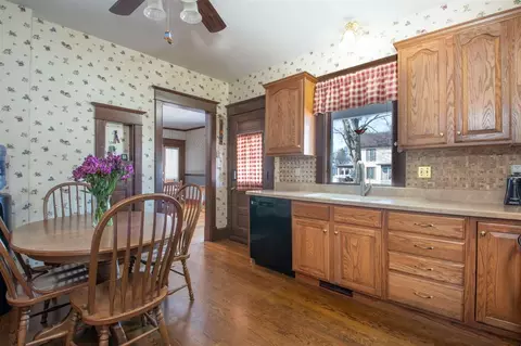 302 E 4th St, Pecatonica, IL 61063 photo 10