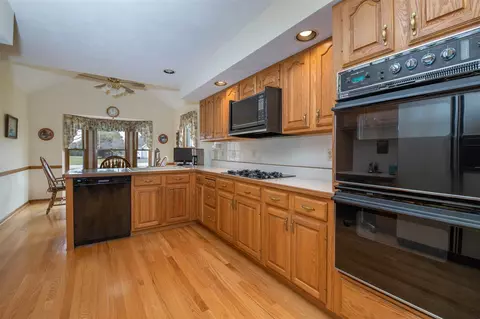 7530 Joy Ln, Roscoe, IL 61073 photo 11