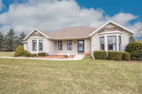 7530 Joy Ln, Roscoe, IL 61073 photo 1