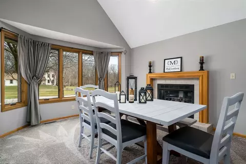 10101 Tybow Trl, Roscoe, IL 61073 photo 3