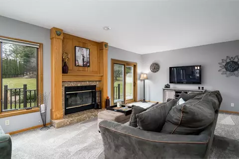 10101 Tybow Trl, Roscoe, IL 61073 photo 13
