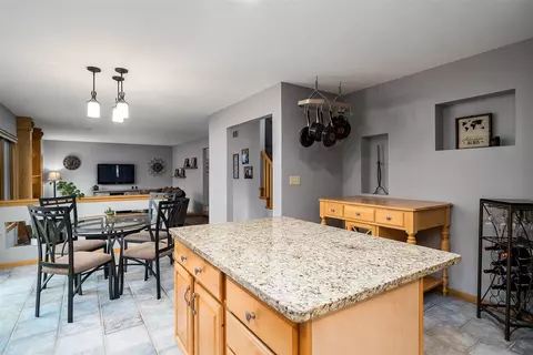 10101 Tybow Trl, Roscoe, IL 61073 photo 9