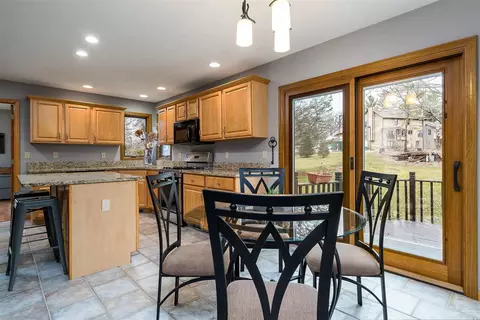 10101 Tybow Trl, Roscoe, IL 61073 photo 5