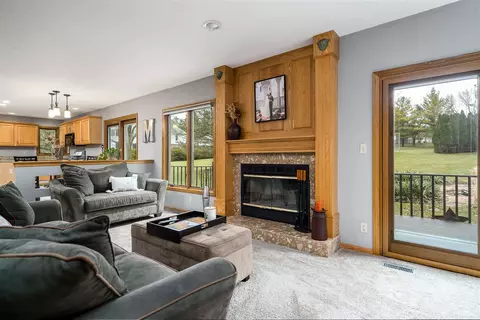 10101 Tybow Trl, Roscoe, IL 61073 photo 15