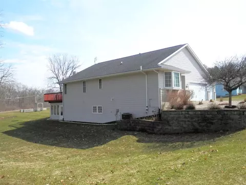 1683 Edgewood Dr, Lake Summerset, IL 61019 photo 9