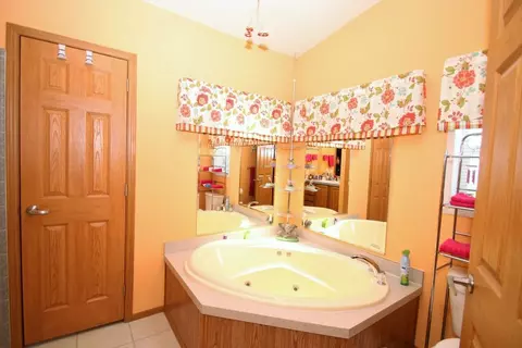 2247 Iris Ave, Belvidere, IL 61008 photo 16