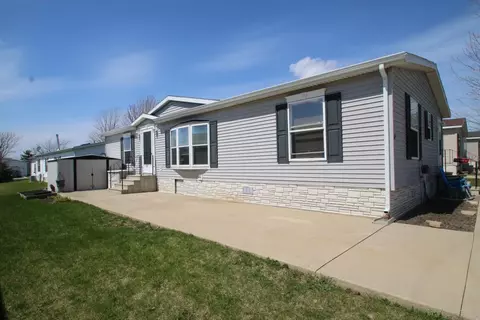 2247 Iris Ave, Belvidere, IL 61008 photo 2