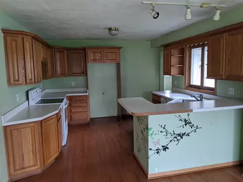310 E Grove St, Capron, IL 61012 photo 6