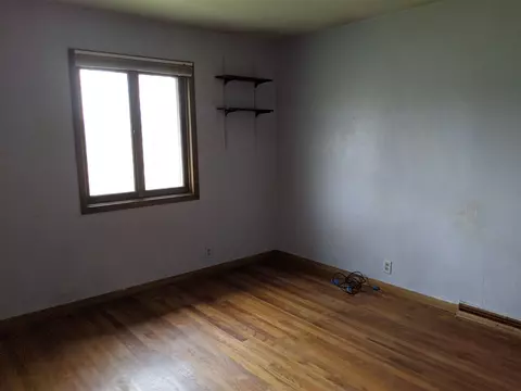 310 E Grove St, Capron, IL 61012 photo 9