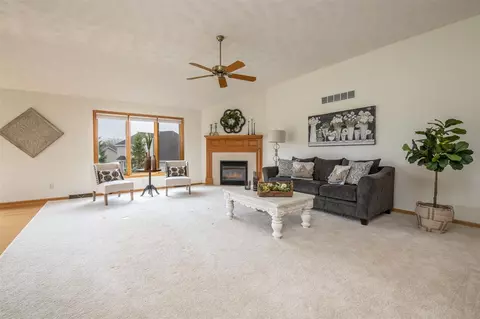 9845 Prairie Willow Pl, Roscoe, IL 61073 photo 8