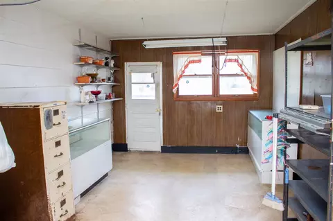 8344 Elevator Rd, Roscoe, IL 61073 photo 5