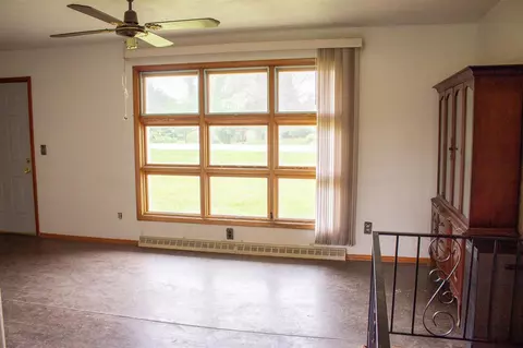 8344 Elevator Rd, Roscoe, IL 61073 photo 2