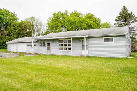 8344 Elevator Rd, Roscoe, IL 61073 photo 1