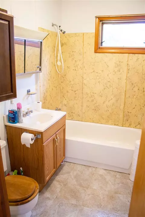 8344 Elevator Rd, Roscoe, IL 61073 photo 10