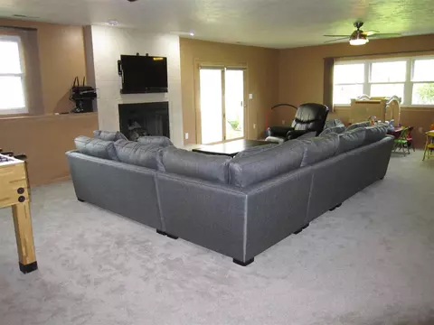 7937 Windspoint Rd, Roscoe, IL 61073 photo 9