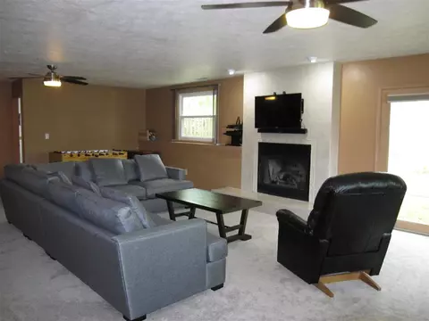 7937 Windspoint Rd, Roscoe, IL 61073 photo 10