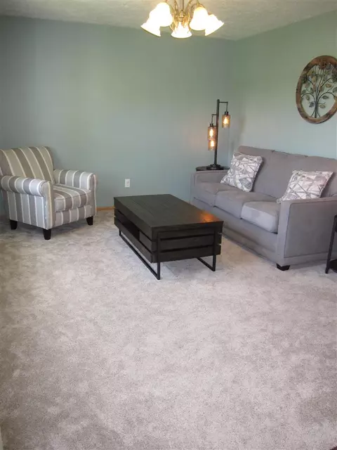 7937 Windspoint Rd, Roscoe, IL 61073 photo 3