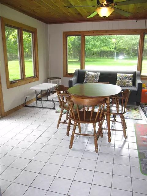 7937 Windspoint Rd, Roscoe, IL 61073 photo 8