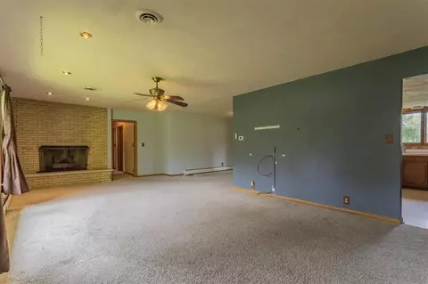 10483 Geneva Dr, Roscoe, IL 61073 photo 3