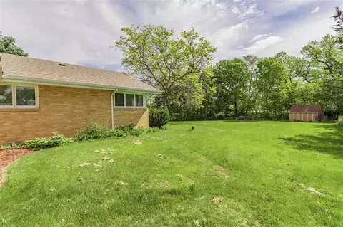 10483 Geneva Dr, Roscoe, IL 61073 photo 32