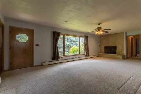 10483 Geneva Dr, Roscoe, IL 61073 photo 4