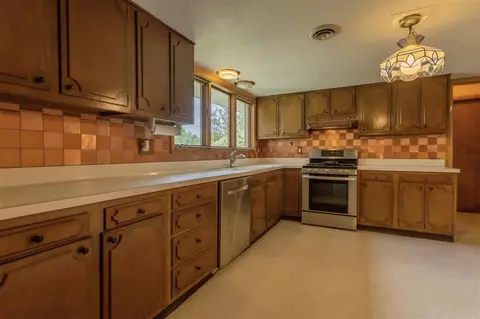 10483 Geneva Dr, Roscoe, IL 61073 photo 10