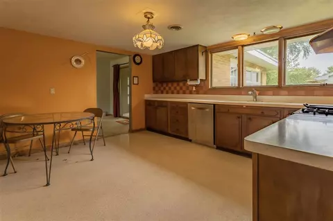 10483 Geneva Dr, Roscoe, IL 61073 photo 9